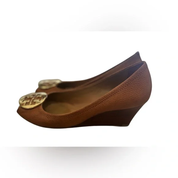 Tory Burch Sally Peep Toe Wedges Heels Brown Sz 9.5 Leather Gold Medallion Logo - Picture 2 of 7